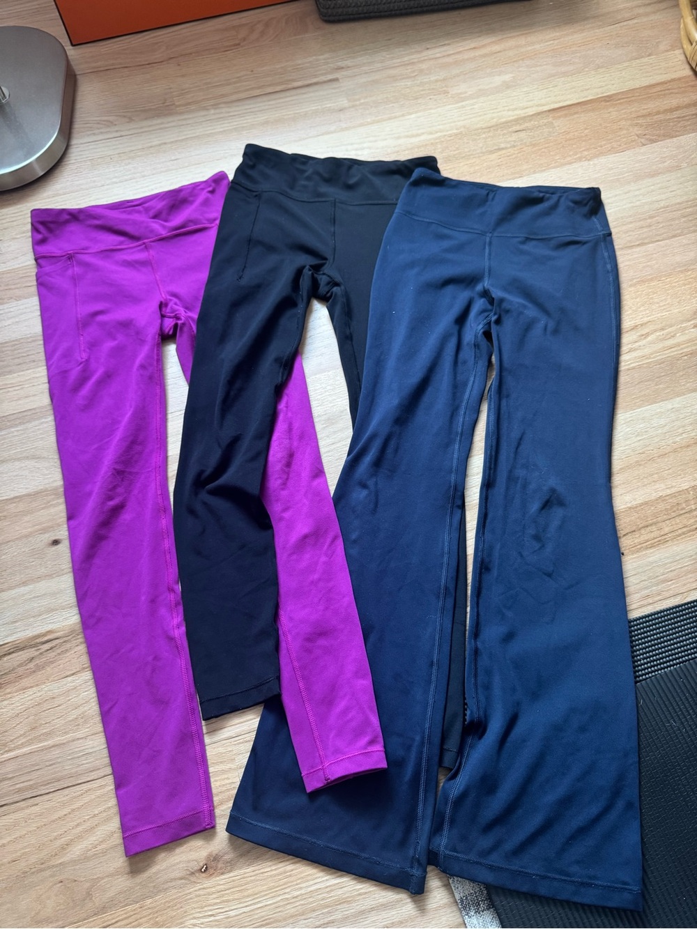 Set of 4 Athleta Leggings & Yoga Active Pants - Black, Navy, Magenta